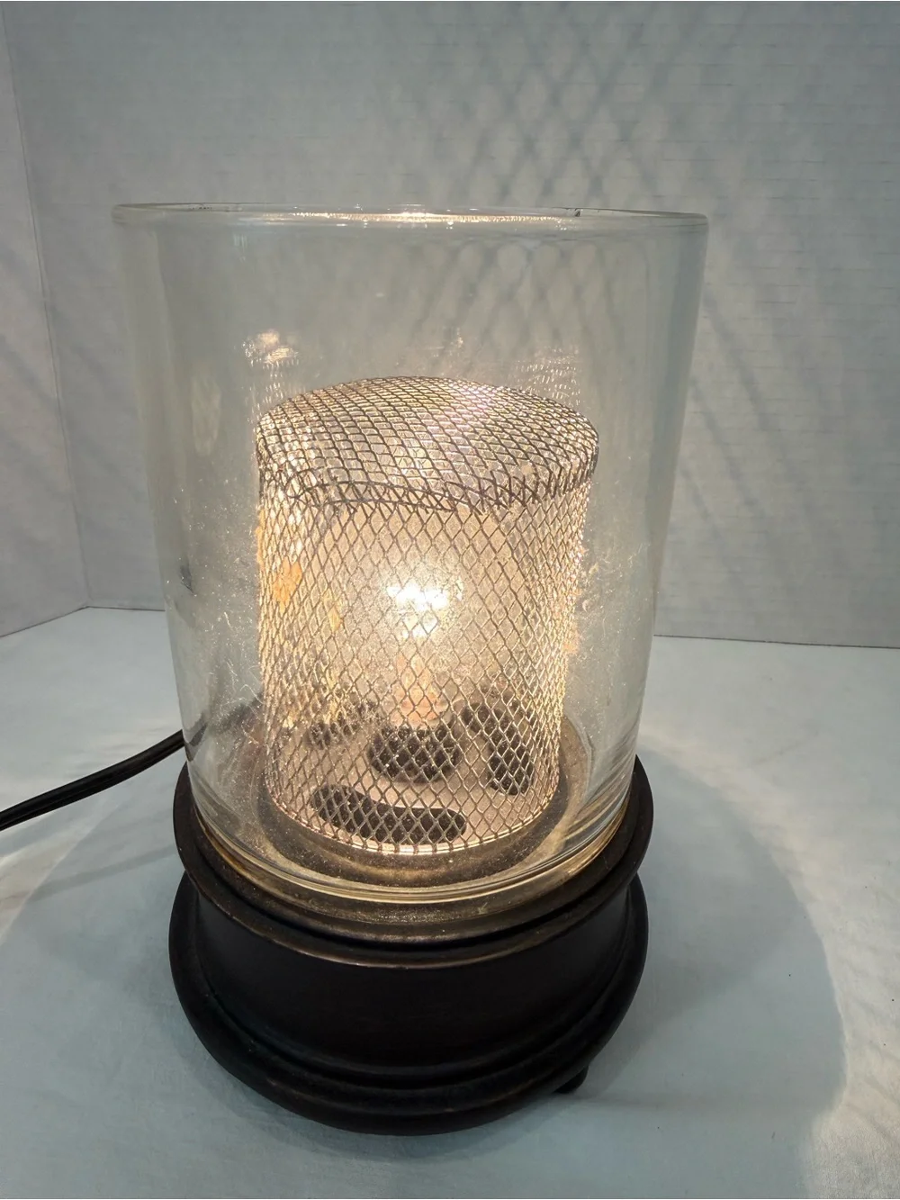 Ooh La Lamp with Decorative Cross Cover – Includes Glass Warming Dish